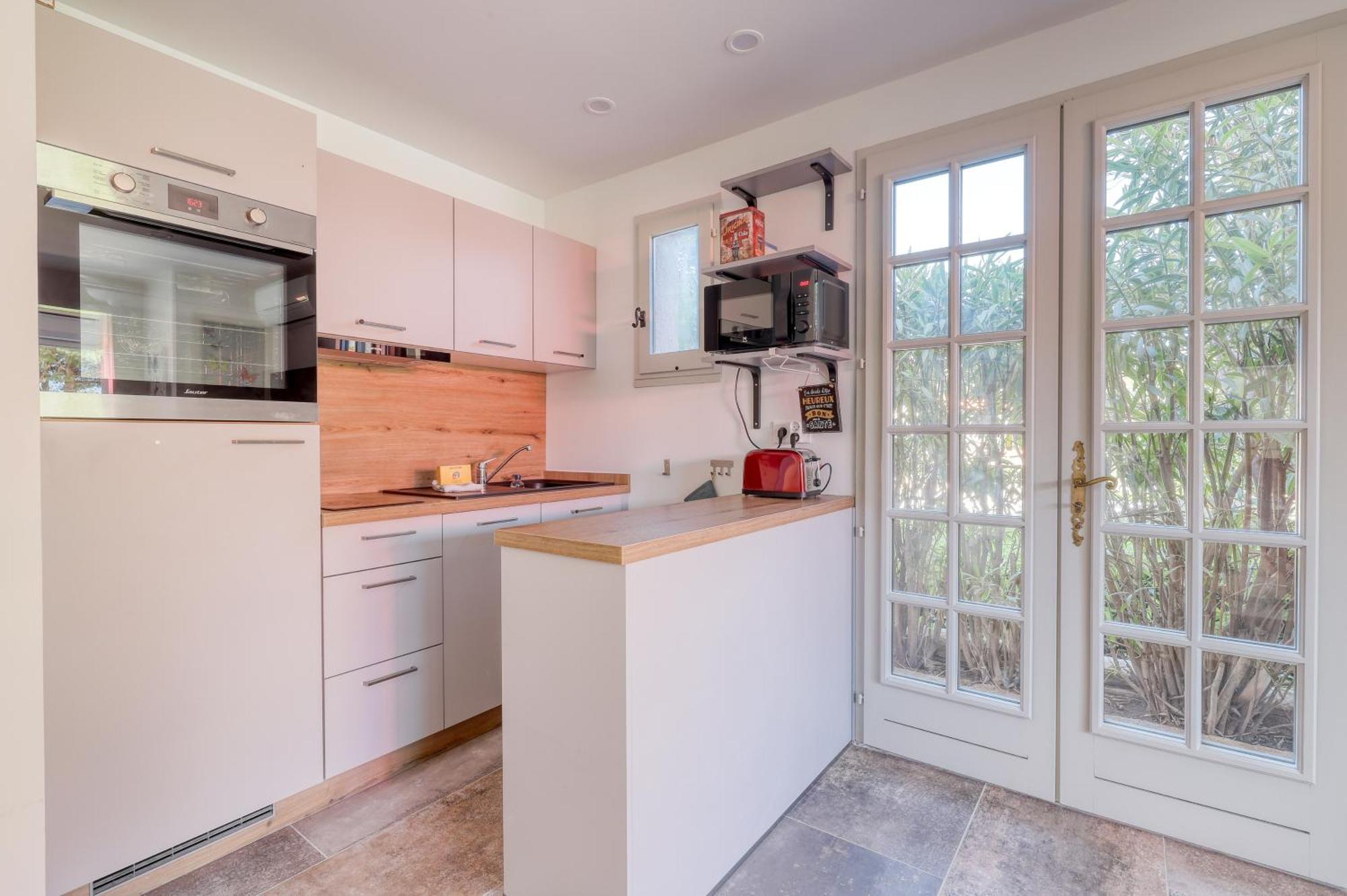 Magnificent Newly Renovated Close To Beach & Swimming Pool Льо Лаванду Екстериор снимка