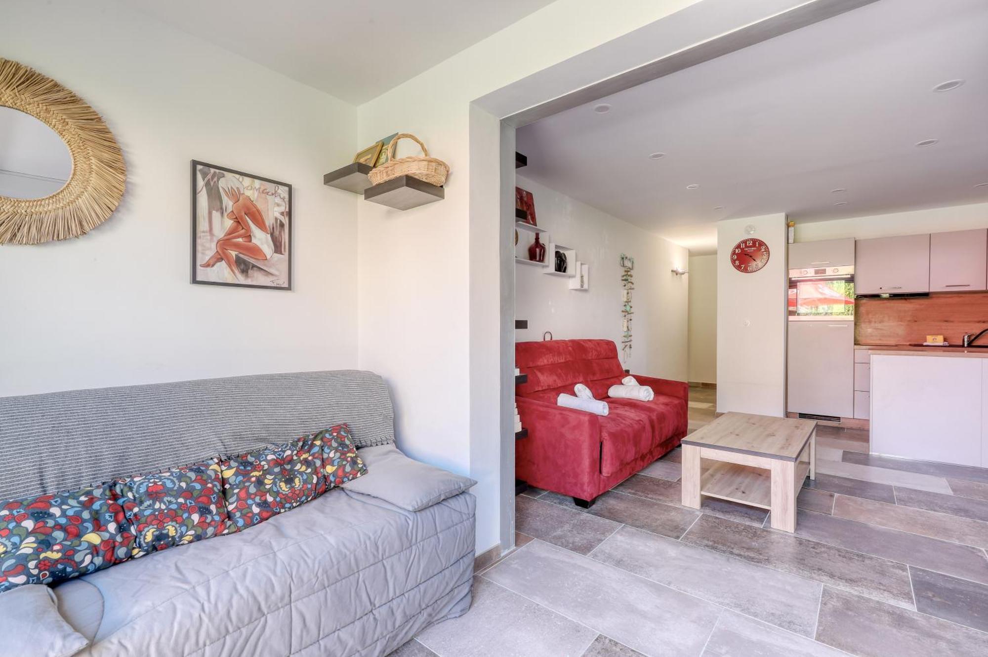 Magnificent Newly Renovated Close To Beach & Swimming Pool Льо Лаванду Екстериор снимка