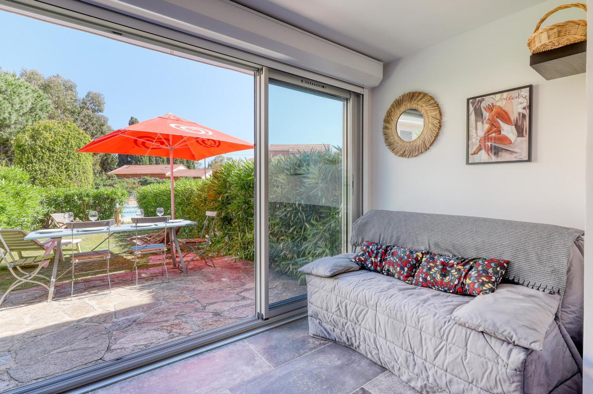 Magnificent Newly Renovated Close To Beach & Swimming Pool Льо Лаванду Екстериор снимка