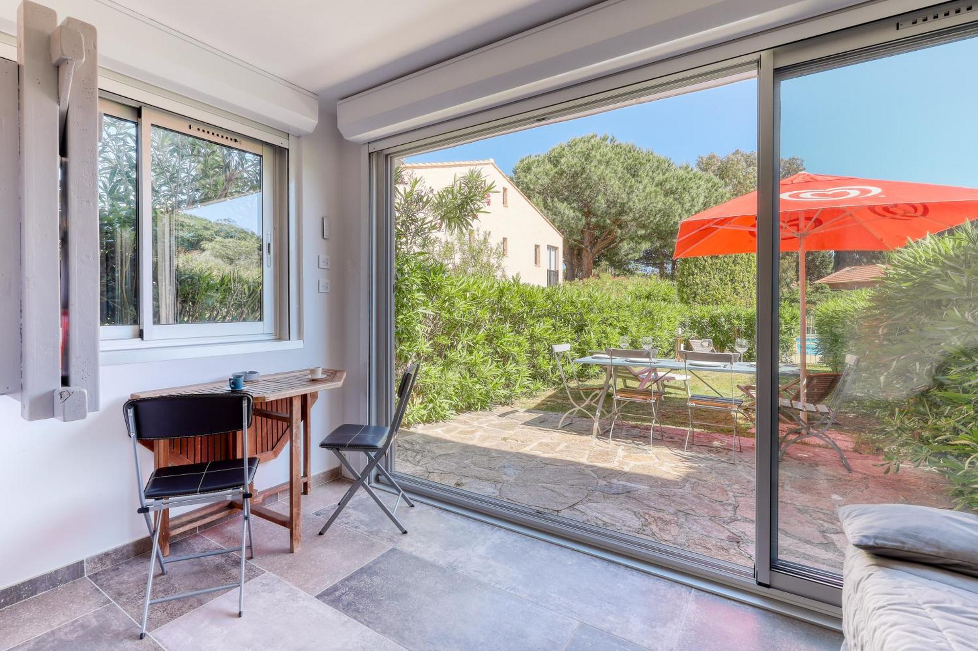 Magnificent Newly Renovated Close To Beach & Swimming Pool Льо Лаванду Екстериор снимка