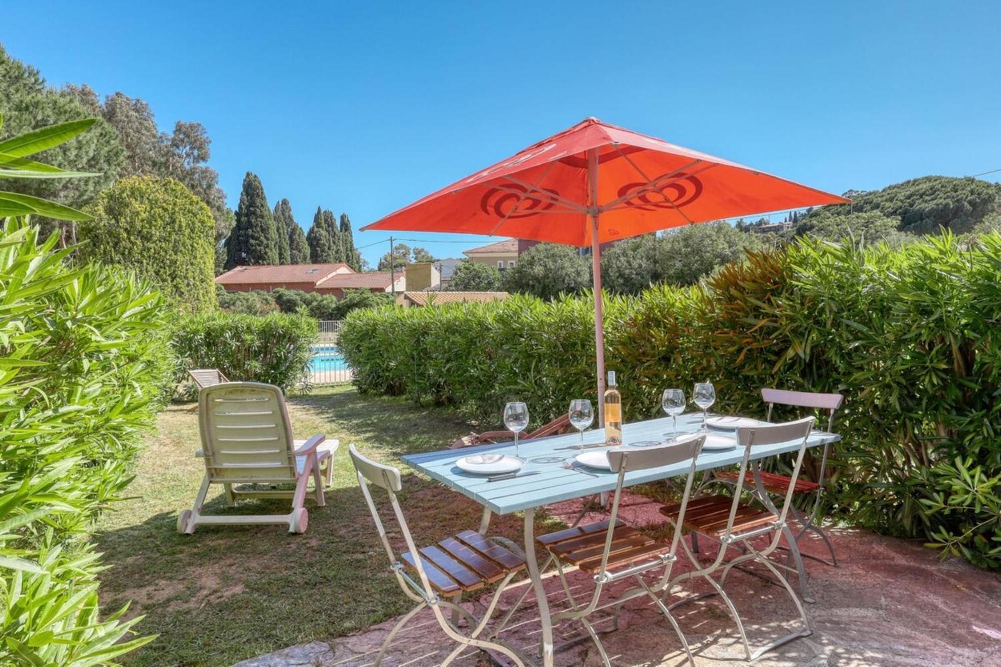 Magnificent Newly Renovated Close To Beach & Swimming Pool Льо Лаванду Екстериор снимка
